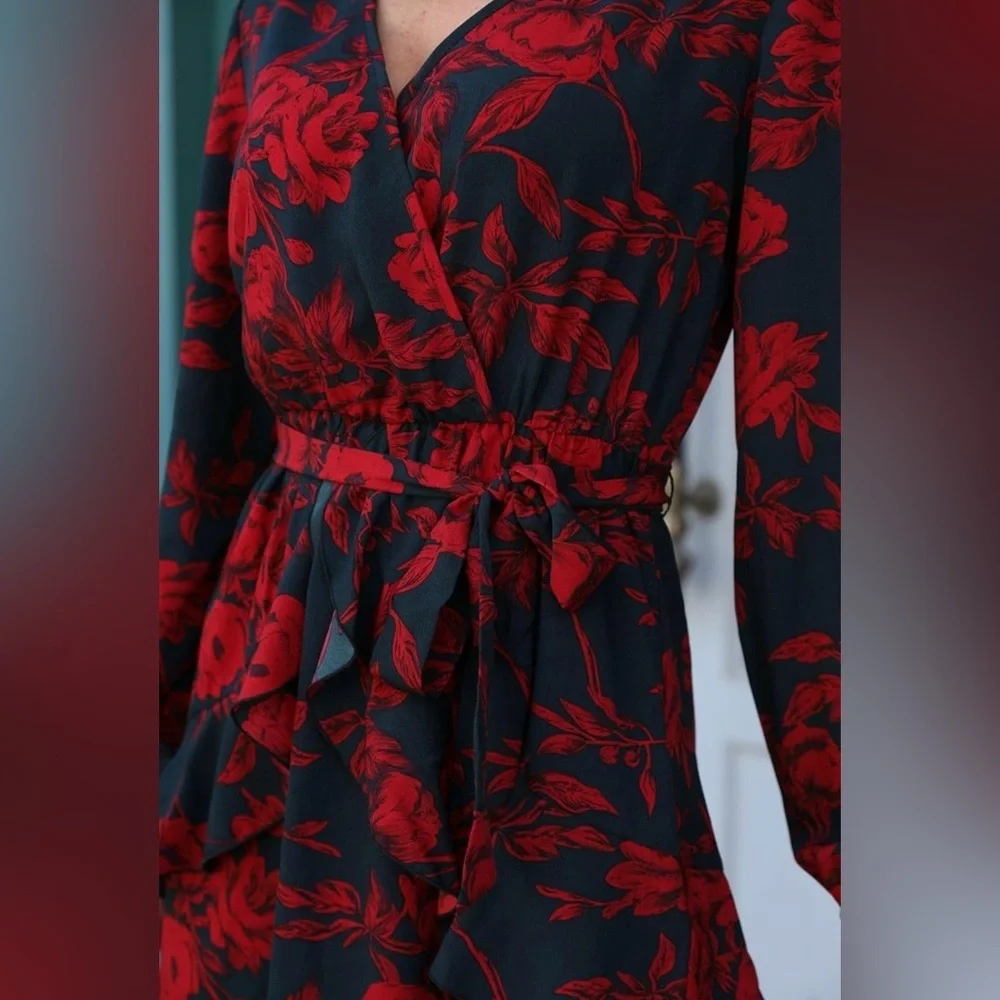 319. Elegant Red Floral Dress - Picture 3 of 8